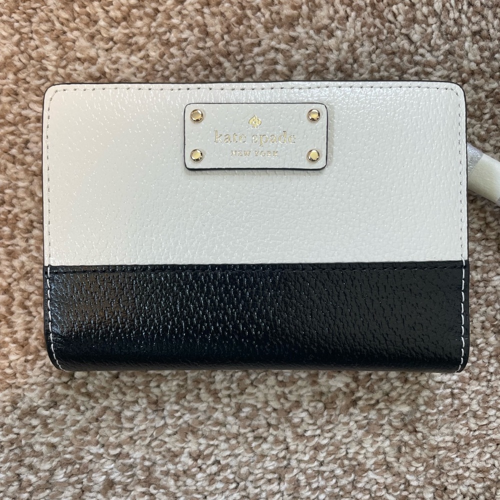 ✨NWT✨ Kate Spade • Wallet
